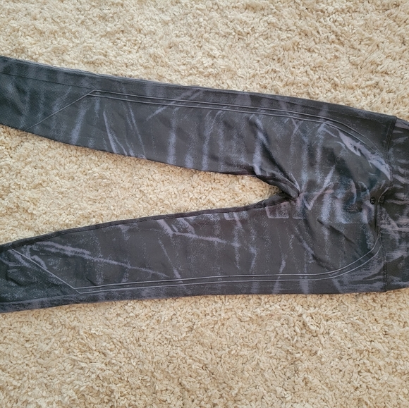 Lululemon Ebb to Street leggings - Picture 5 of 6